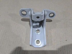 Петля двери верхняя Kia Stinger J5 2017- Перед. Прав.