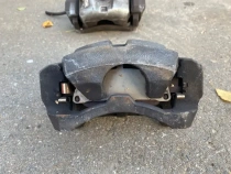 Суппорт тормозной Lexus UX MZAA10L MZAH10L 2018- Перед. Прав.