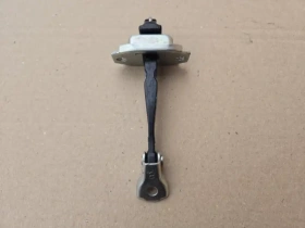 Ограничитель двери Mitsubishi Outlander 3 GF 2012-2021 Перед. Лев.