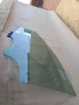 Стекло двери Kia Sportage QL 2015-2021 Перед. Лев.