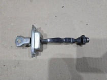 Ограничитель двери Mitsubishi Outlander 3 GF 2012-2022 Перед. Лев.