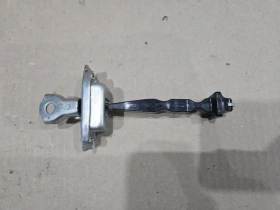 Ограничитель двери Mitsubishi Outlander 3 GF 2012-2022 Перед. Лев.