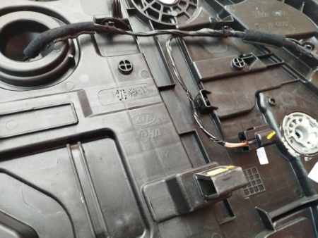 Дверная карта Kia Sportage QL 2015-2021 Задн. Лев.