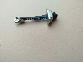 Ограничитель двери Mitsubishi Outlander 3 GF 2012-2021 Перед. Лев.