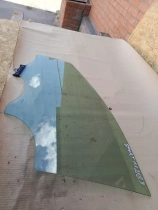 Стекло двери Kia Sportage QL 2015-2021 Перед. Лев.