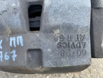 Суппорт тормозной Lexus UX MZAA10L MZAH10L 2018- Перед. Прав.