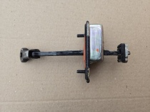 Ограничитель двери Kia Sportage QL 2015-2021 Задн. Лев.