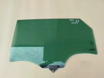 Стекло двери Hyundai Tucson TL 2015-2021 Задн. Лев.