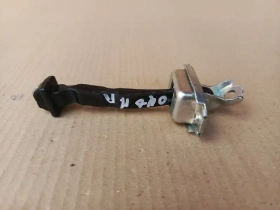 Ограничитель двери Mitsubishi Outlander 3 GF 2012-2023 Перед. Лев.