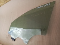 Стекло двери Kia Sportage QL 2015-2021 Перед. Лев.