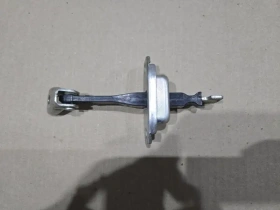 Ограничитель двери Mitsubishi Outlander 3 GF 2012-2022 Перед. Прав.