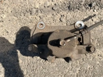 Суппорт тормозной Kia Sportage QL 2015-2022 Перед. Лев.