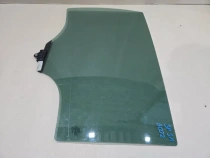 Стекло двери Kia Sportage QL 2015-2022 Задн. Лев.