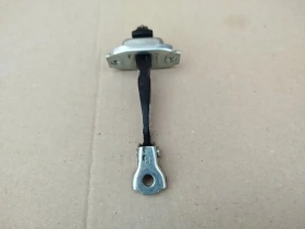 Ограничитель двери Mitsubishi Outlander 3 GF 2012-2021 Перед. Лев.