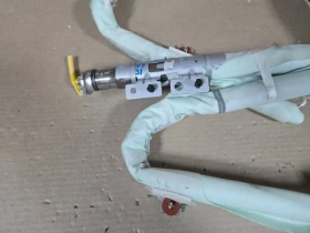 Шторка безопасности Kia Stinger J5 2017-  Прав.