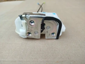 Замок двери Mitsubishi Outlander 3 GF 2012-2021 Задн. Лев.