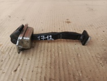 Ограничитель двери Kia Sportage QL 2015-2022 Задн. Прав.