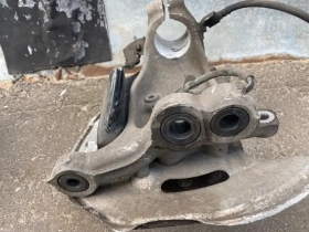 Кулак поворотный Kia Stinger J5 2017- Перед. Прав.