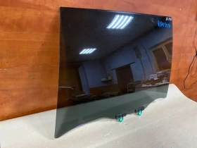 Стекло двери Toyota RAV4 50 XA50 2018- Задн. Лев.