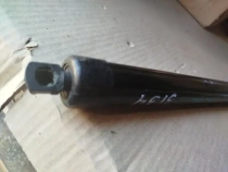 Амортизатор двери багажника Nissan X-TRAIL T32R 2013-2022 Задн. 