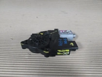 Мотор стеклоподъемника Kia Sportage QL 2015-2022 Перед. Прав.