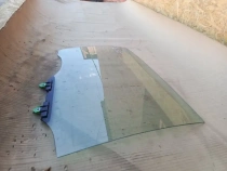 Стекло двери Toyota Corolla E210 MZEH12, NRE210, ZWE211 2020 Задн. Прав.