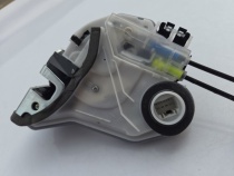 Замок боковой двери Toyota Camry 70 XV70 2017-2024 Задн. Лев.