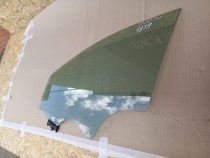 Стекло двери Kia Sportage QL 2015-2022 Перед. Лев.