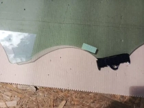 Стекло двери Kia Sportage QL 2015-2021 Перед. Прав.