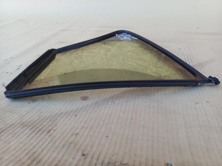 Форточка двери Infiniti Q50 V37 2013-2023 Задн. Прав.