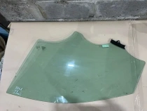 Стекло двери Kia Sportage QL 2015-2021 Перед. Лев.