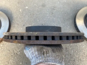 Диск тормозной Kia Stinger J5 2017- Перед. 