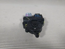 Мотор стеклоподъемника Kia Sportage QL 2015-2022 Перед. Прав.