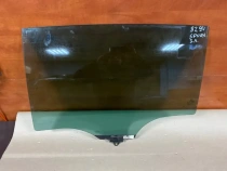 Стекло двери Kia Sportage QL 2015-2022 Задн. Лев.