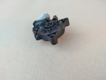 Мотор стеклоподъемника Kia Sportage QL 2015-2021 Перед. Прав.