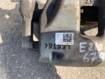 Суппорт тормозной Toyota Corolla E210 E210 2018- Перед. Прав.