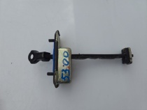 Ограничитель двери Kia Sportage QL 2015-2021 Перед. Прав.