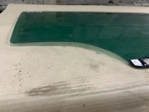 Стекло двери Kia Sportage QL 2015-2021 Задн. Прав.