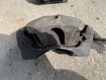 Суппорт тормозной Mitsubishi Outlander 3 GF 2012-2023 Перед. Лев.