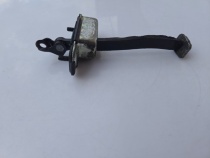 Ограничитель двери Kia Sportage QL 2015-2021 Перед. Прав.