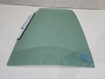 Стекло двери Toyota Camry 70 XV70 2017-2023 Задн. Прав.