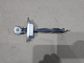 Ограничитель двери Mitsubishi Outlander 3 GF 2012-2022 Задн. Лев.