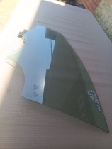 Стекло двери Kia Sportage QL 2015-2021 Перед. Лев.