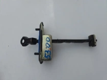 Ограничитель двери Kia Sportage QL 2015-2021 Перед. Прав.