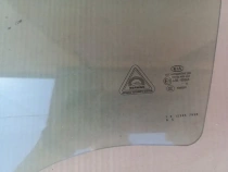 Стекло двери Kia Sportage QL 2015-2021 Перед. Лев.