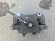 Суппорт тормозной Kia Sportage QL 2015-2022 Перед. Прав.