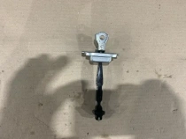 Ограничитель двери Mitsubishi Outlander 3 GF 2013-2021 Перед. Прав.