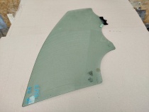 Стекло двери Kia Sportage QL 2015-2021 Перед. Прав.