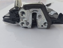 Замок боковой двери Toyota Camry 70 XV70 2017-2024 Перед. Лев.