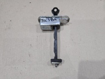 Ограничитель двери Hyundai Tucson TL 2015-2021 Перед. Лев.